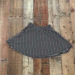 Disney D‑Signed Black & White Geometric Twirl Skirt – Girls S (7/8)